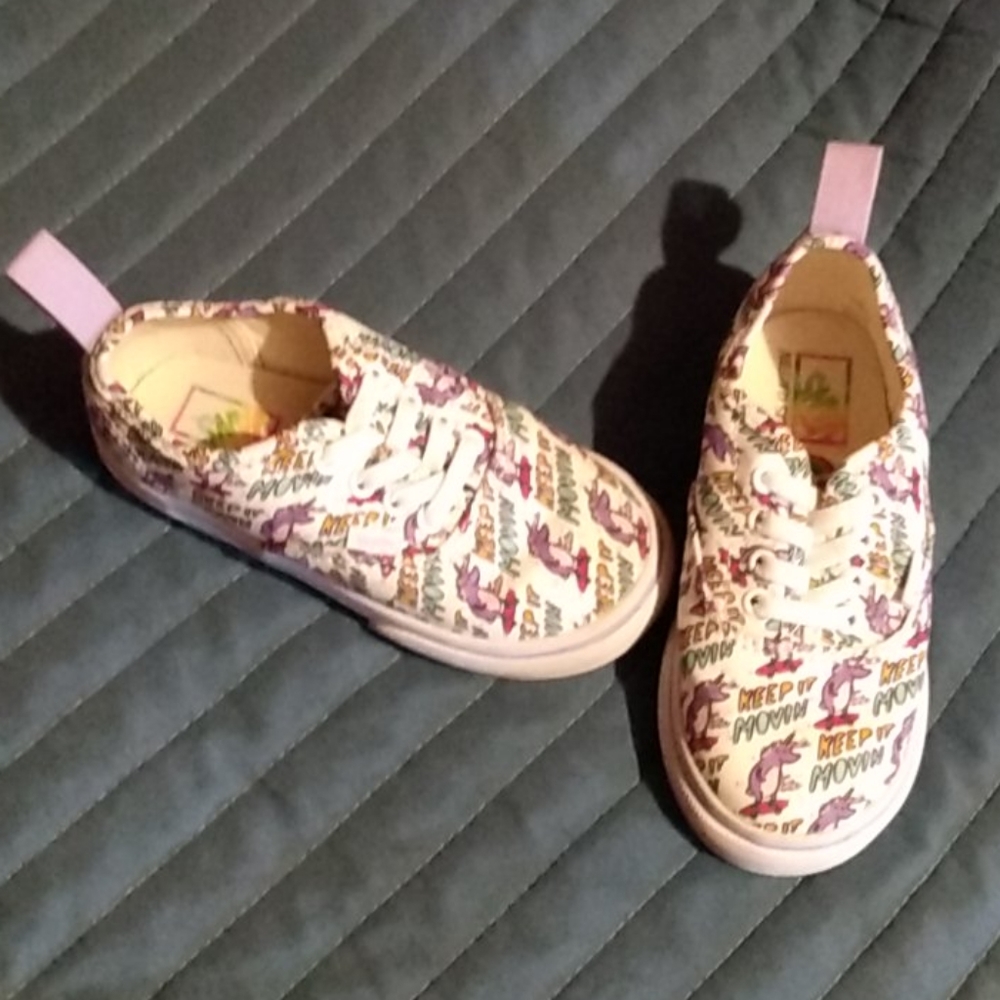 Vans stretchy lace sneakers